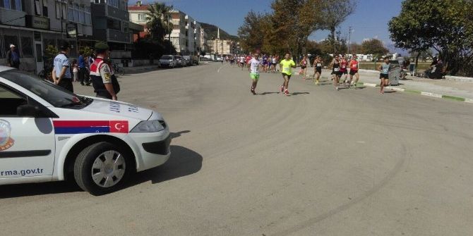 15 Temmuz Şehitleri İçin Yarı Maraton Koştular