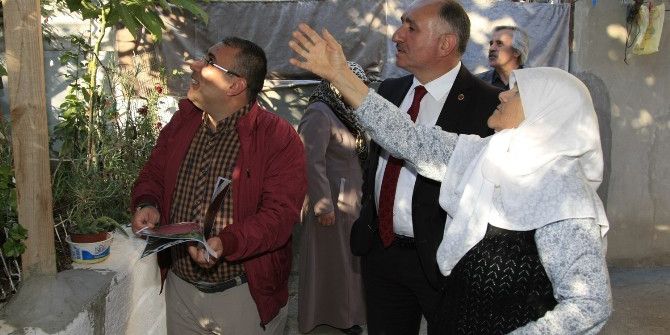 Orhangazi Belediyesi Kimsesiz Yaşlı Kadının Evini Yeniledi