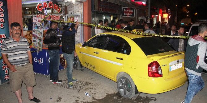 Kaldırıma Çıkan Ticari Araç Yayaları Ezdi: 6 Yaralı