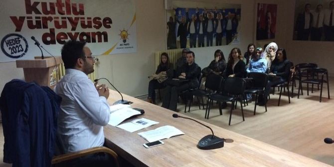 Ak Parti Gençlik Kolları Haftalık Toplantısını Yaptı