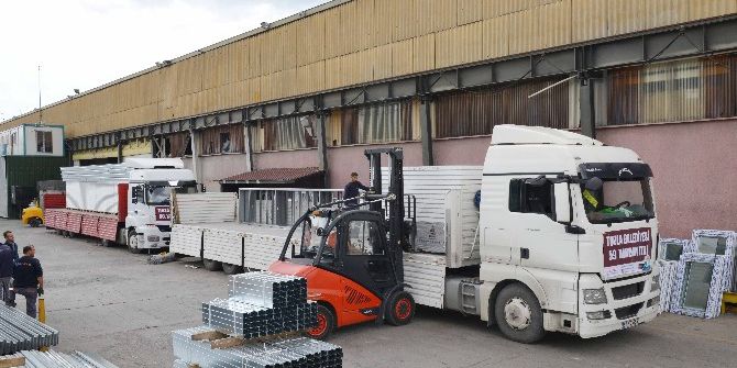 Tuzla Belediyesi, Suriyeli Sığınmacılara 60. Yardım Tırı’nı Gönderdi