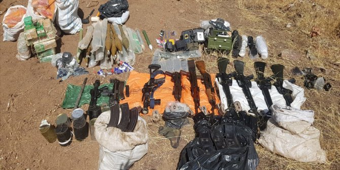 Pençe Harekâtı’nda Ele Geçirilen Silah, Mühimmat Ele Geçirildi