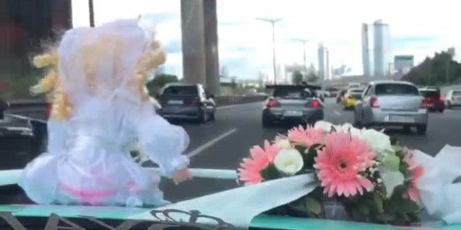 Tem Otoyolunu Kapatıp Gelin Arabasıyla Drift Yaptılar