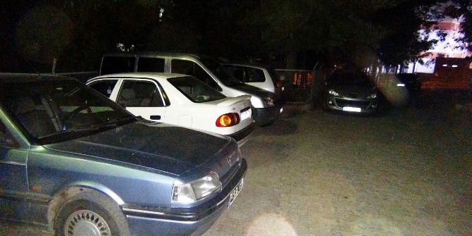 Hırsızlar Hem Motosikletini Hem Arabasını Çaldı