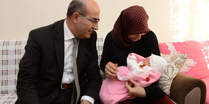 Darbe Şehidi Polisin Bebeği Dünyaya Geldi