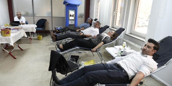 Mamak Belediyesi’nden Kızılay’a Kan Bağışı