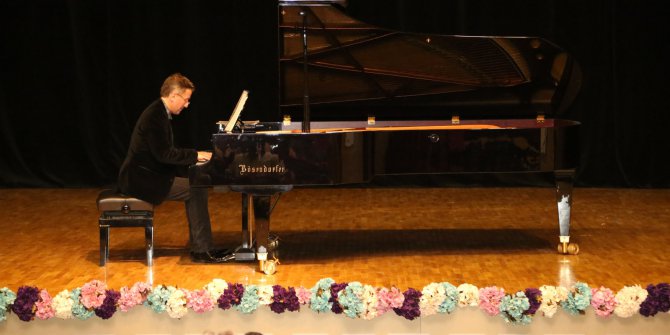 Piyanonun Kralı Ordulularla Buluştu