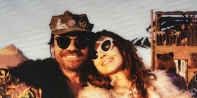 Beren Saat 5. Yıldönümünü Sette Geçirdi