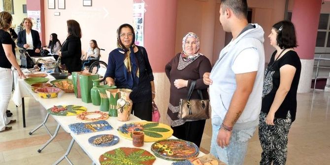 Engelli Öğrenciler Sergi Açtı