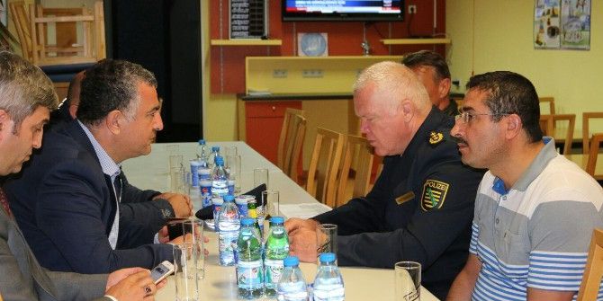 Almanya’da Camiye Bombalı Saldırı