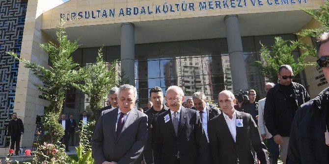 Kılıçdaroğlu Chp Pm Üyesi Ali Öztunç’un Kayınpederinin Cenaze Törenine Katıldı