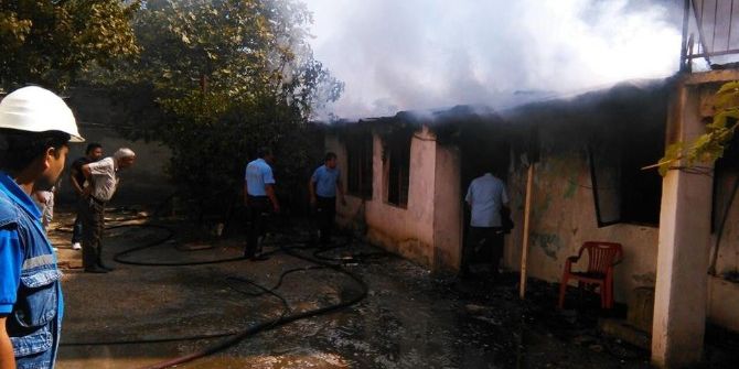 Boş Ev Yangında Kullanılamaz Hale Geldi