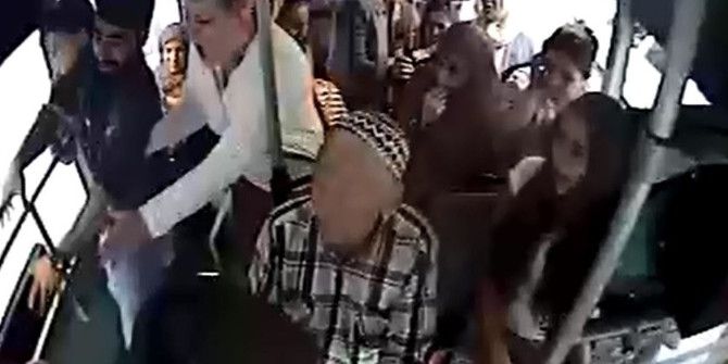 Halk Otobüsünde Bıçaklama Kameralara Yansıdı