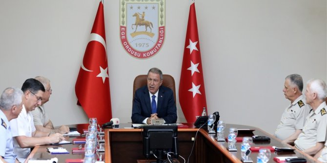 Bakan Akar İzmir’de Gündeme İlişkin Değerlendirmelerde Bulundu