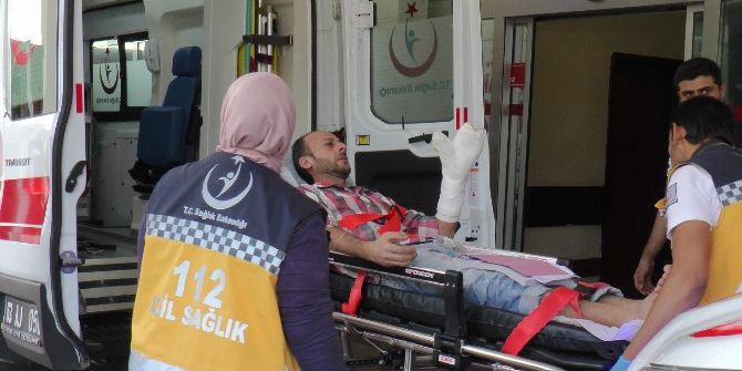 Elini Makineye Kaptıran İşçi Yaralandı