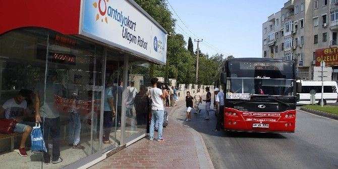 Özel Otobüs İşletmelerinden Büyükşehir’in 12 Metrelik Otobüs Kararına Destek
