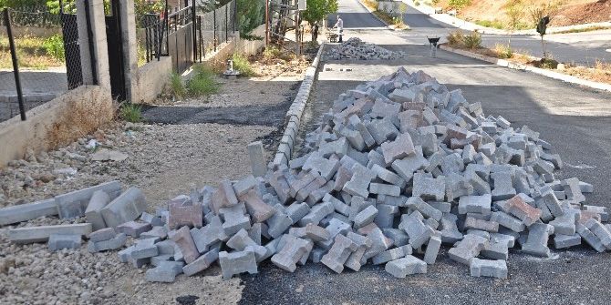 Gölbaşı İlçesinde Kaldırım Çalışmaları Devam Ediyor