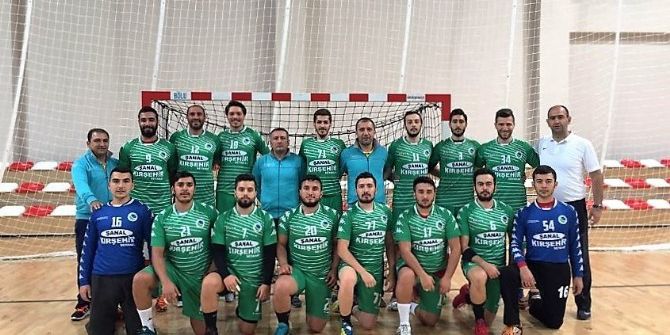 Aeü Hentbol Takımı İkinci Lig Yolunda
