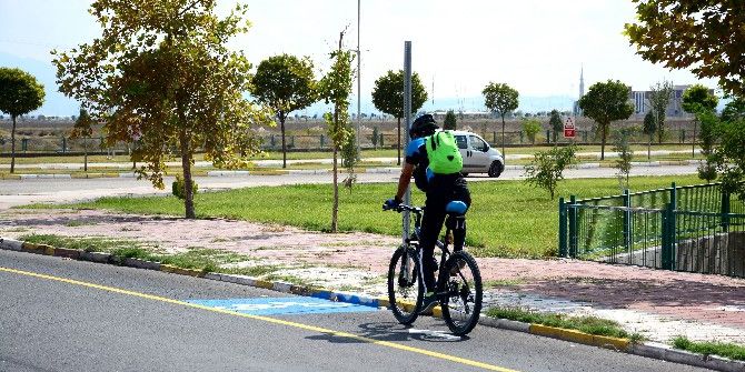 Asfaltı Biten Üniversite Yoluna Bisiklet Yolu Çalışması Yapıldı