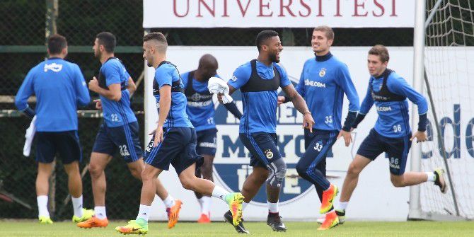 Fenerbahçe, Feyenoord Maçı Hazırlıklarını Sürdürüyor