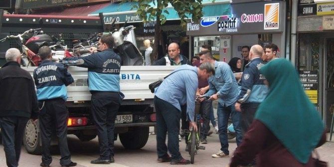 Kapalı Alanda Bisiklet Kullananların Bisikletleri Toplandı