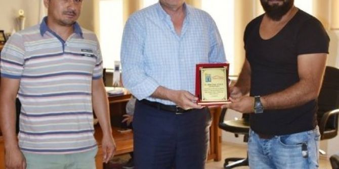 Didimli Tuningcilerden Başkan Atabay’a Plaket