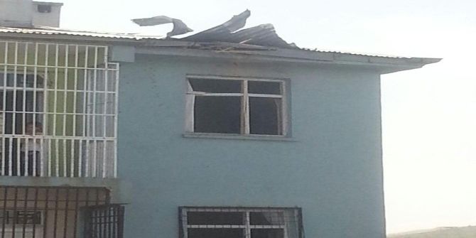 Siirt’te Polise Atılan Roket, Eve İsabet Etti