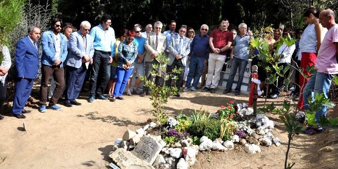 Tuncel Kurtiz Ölümünün 3. Yılında Mezarı Başında Anıldı