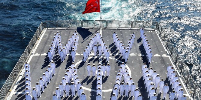 Deniz Harp Okulu Öğrencileri Nefes Kesti
