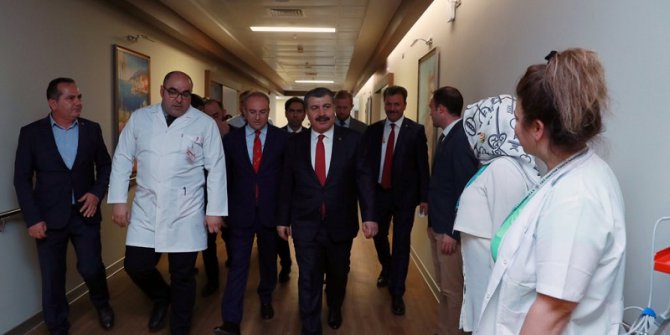 Sağlık Bakanı Fatma Girik’i Kaldığı Hastanede Ziyaret Etti