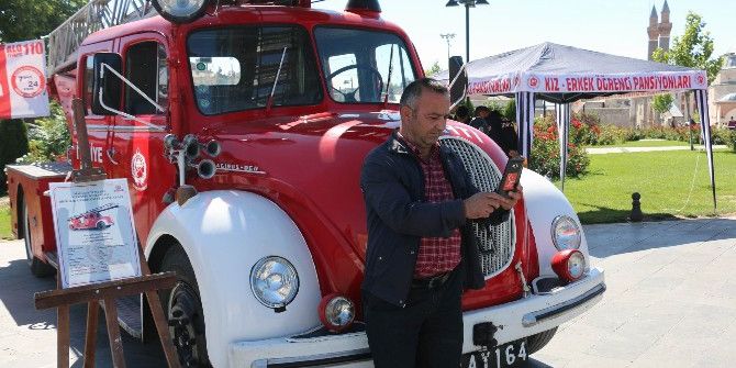 1936 Ve 1960 Model İtfaiye Araçlarına Yoğun İlgi