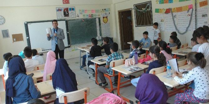 Van’da 4 Bin 700 Öğretmen Açığı Var