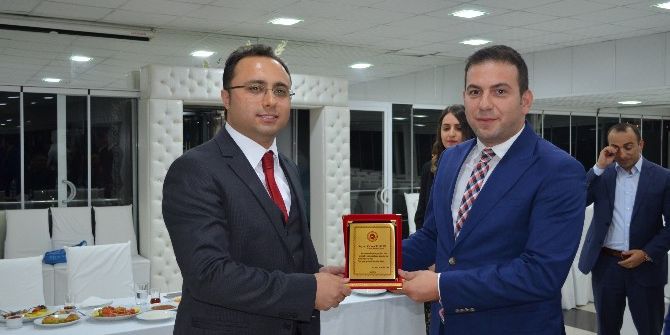 Tayini Çıkan Savcı Ve Hakime Veda Yemeği