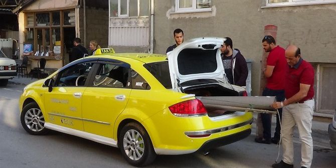 Öğrencilerden İkinci El Eşyalara Yoğun Talep