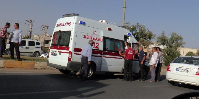 Otomobilin Çarpıp Kaçtığı Çocuk Hastaneye Kaldırıldı
