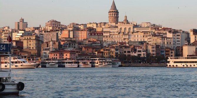 İstanbul Sallanmaya Devam Ediyor