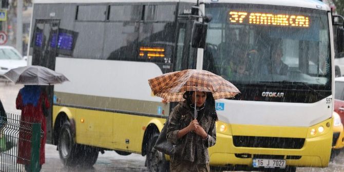 Bursalılar Yağmura Hazırlıksız Yakalandı