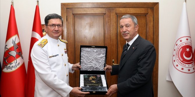 Bakan Akar, Dkk Ora. Özbal Ve Beraberindeki Personelle Bir Araya Geldi