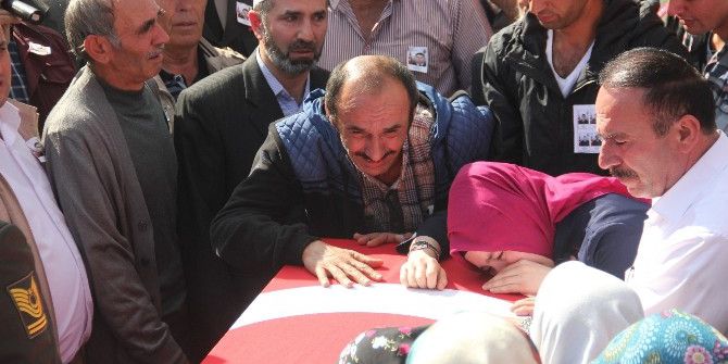 Şehit Uzman Onbaşı Doğum Gününde Toprağa Verildi