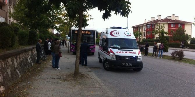Halk Otobüsünün Çarptığı Bisikletli Çocuk Yaralandı