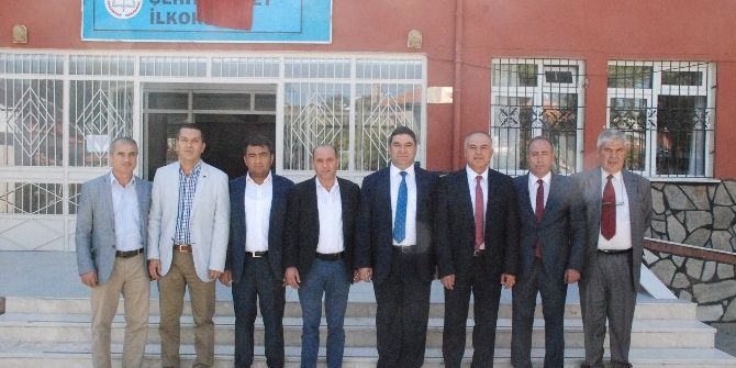 Uşak’ın Eşme İlçesinde Bin Öğrenciye Kırtasiye Yardımı Yapıldı