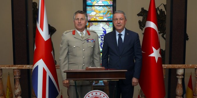 Bakan Akar İngiltere Genelkurmay Başkanı Org. Carter İle Bir Araya Geldi