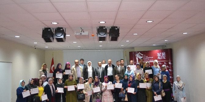 Bakıcı Annelere Çocuk Gelişimi Eğitimi Verildi