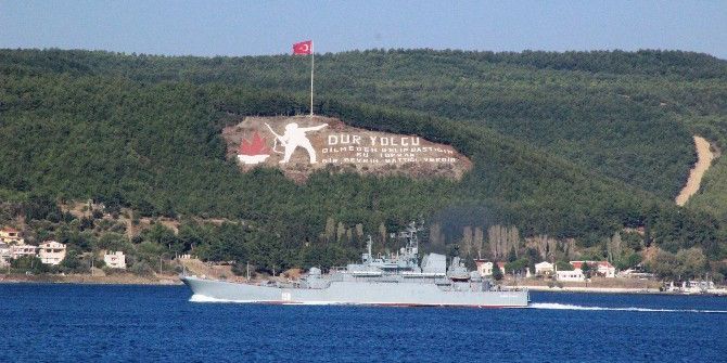 Rus Savaş Gemisi Çanakkale Boğazı’ndan Geçti