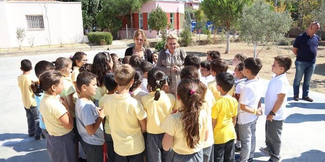 Urla Belediye Başkanı Uyar, Geleneği Bozmadı