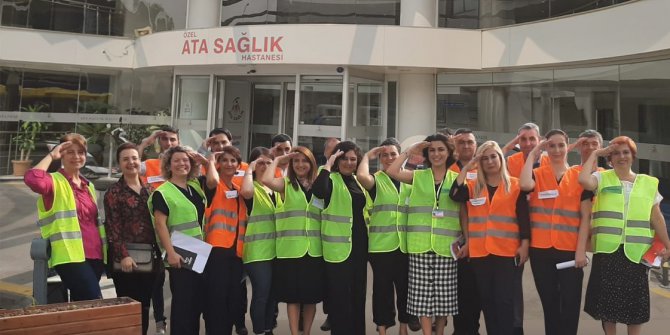 Sağlıkçılardan Mehmetçiğe Selam