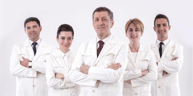 Öğretmenlere Özel Önlükleri Bakan Tanıttı