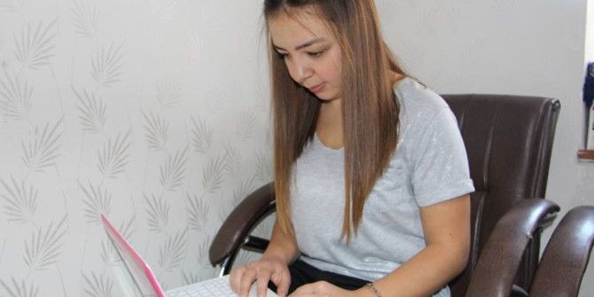 Genç Ressam Pelin Duman: Hayata Bakışı Sanat Şekillendirir