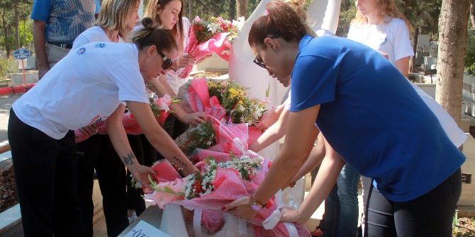 Kadın Basketbolcular Özgecan’ın Mezarında