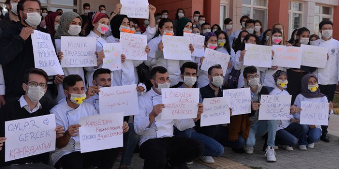 Maskeme Değil Gözlerime Bak